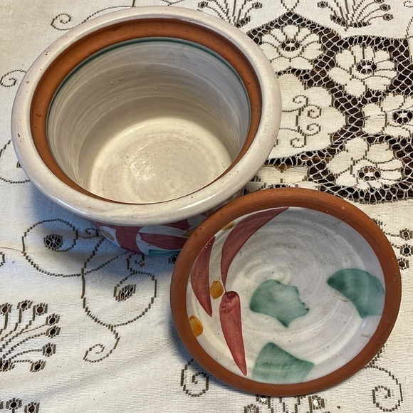 Signed ARTISAN HEAVY Terracotta Covered Dish With Lid Leaf Abstract Design 1980s - Picture 4 of 11